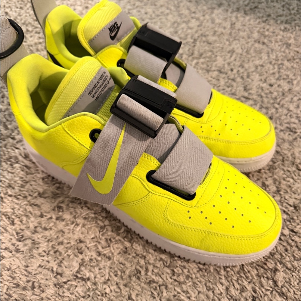 Nike Air Force 1 Utility 'Volt'